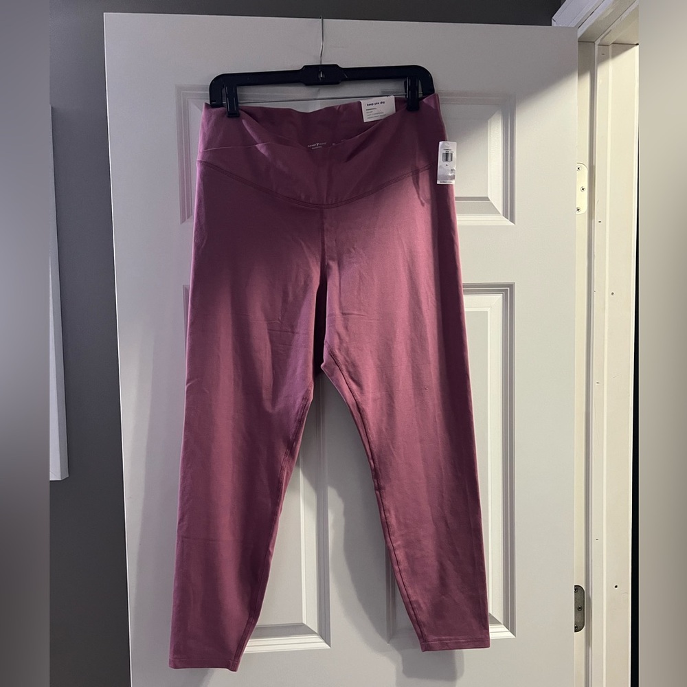 NWT! Women’s Old Navy Extra High Rise Leggings. Size XL